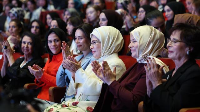 Emine Erdoğan GİF 2027 sezon açılışında: 281 binden fazla genç kız bu kapıdan geçti
