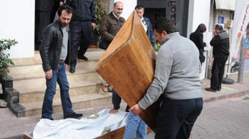 45 yaşındaki doktor otel odasında &ouml;l&uuml; bulundu