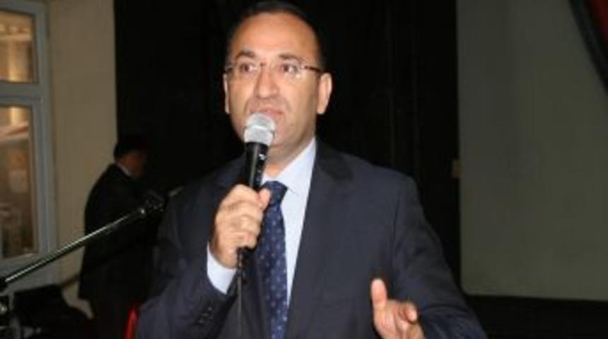 Bozdağ: Kılı&ccedil;daroğlu&rsquo;nun elindeki dosyalar &ccedil;&uuml;r&uuml;k