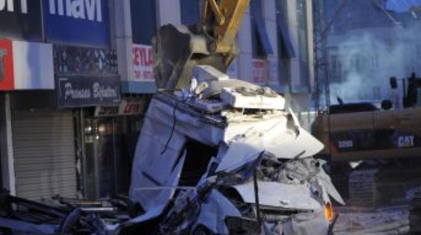 bayram otel yıkıldı