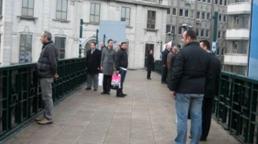 Deniz yolcuları da Atat&uuml;rk'&uuml; saygıyla andı