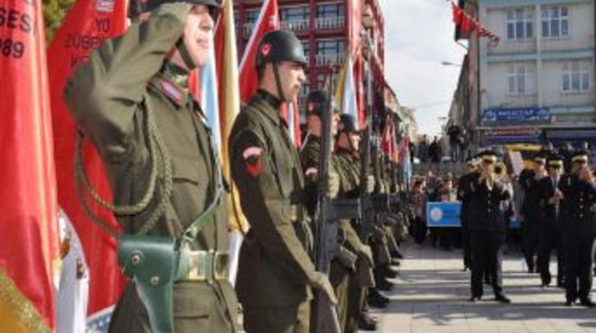 Atat&uuml;rk &ouml;l&uuml;m&uuml;n&uuml;n 73. yıl d&ouml;n&uuml;m&uuml;nde Yozgat&rsquo;ta anıldı