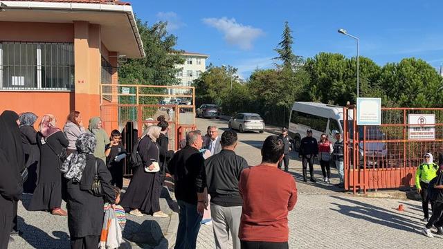 Okuldaki bıçaklı saldırının detaylarını anlattı: Poşeti açar açmaz kızımın arkadaşını bıçaklamış