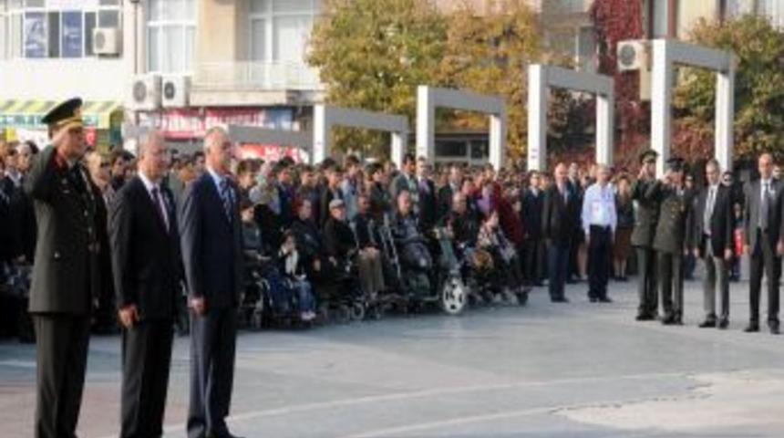Atat&uuml;rk ebediyete intikalinin 73. yılında Manisa&rsquo;da da anıldı