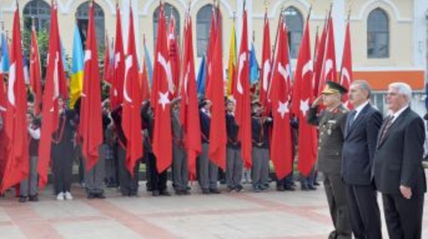 Atat&uuml;rk&rsquo;&uuml;n kaldığı oda ziyaret&ccedil;i akınına uğruyor