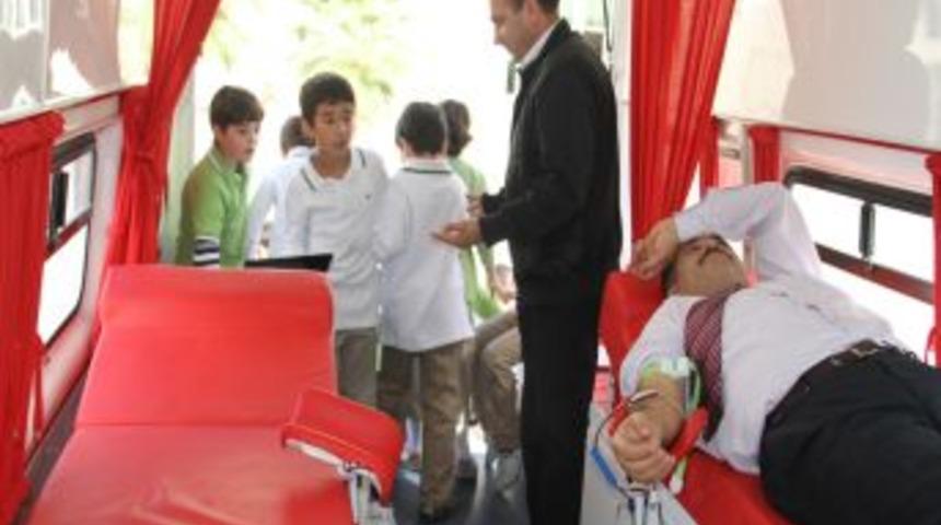 Büyüyünce onlar da kan verip hayat kurtaracak