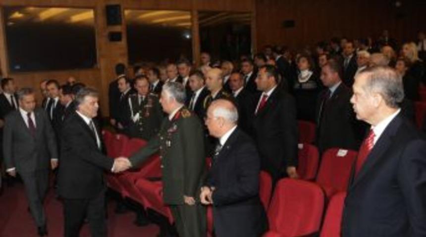 Cumhurbaşkanı G&uuml;l: Yeni anayasa &uuml;lkemizi daha da g&uuml;&ccedil;lendirecek