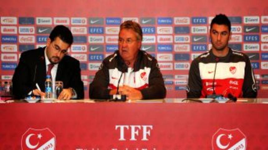 Hiddink: Hırvatistan'a yarın zor bir akşam yaşatacağız