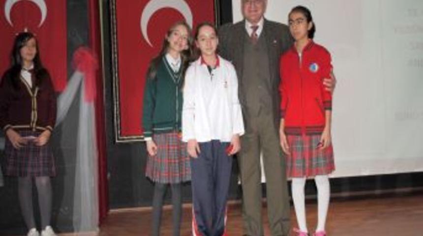 Tiyatro oyuncusu G&uuml;rata: Albay H&uuml;samettin'i canlandırmada hi&ccedil; zorlanmadım