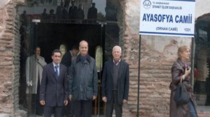 İlker Başbuğ ve Tuncer Kılın&ccedil; İznik Ayasofya Camii'ni ziyaret etti