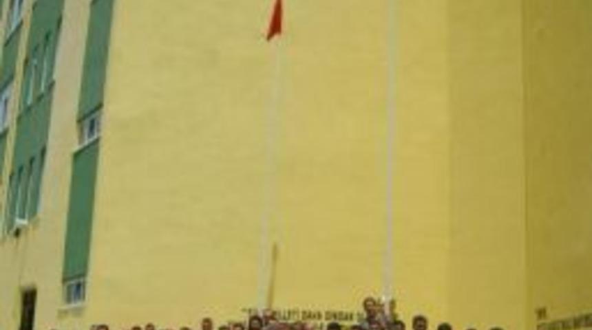 Edremit İmam Hatip Lisesi binası &ccedil;&uuml;r&uuml;k &ccedil;ıktı, yeni arsa aranıyor