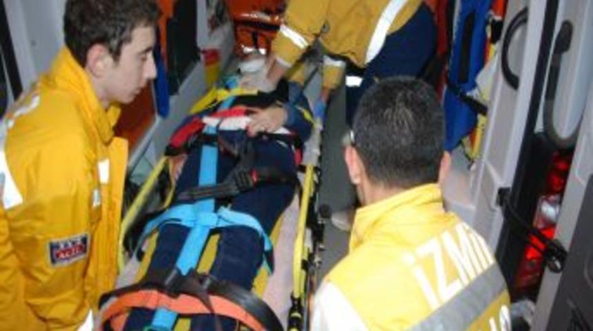 TIR'la taksi &ccedil;arpıştı: 1'i ağır, 5 kişi yaralandı