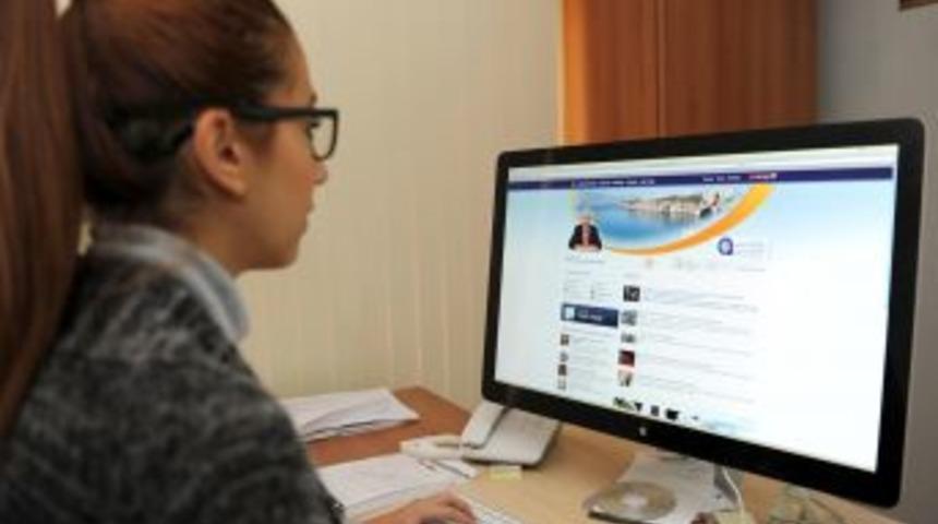 Belediyenin internet sitesi 4 dilde yayınlanıyor