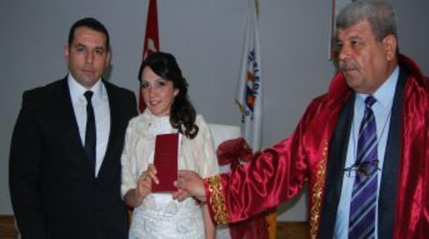 &Ccedil;iftler, 11.11.2011 tarihini se&ccedil;ti