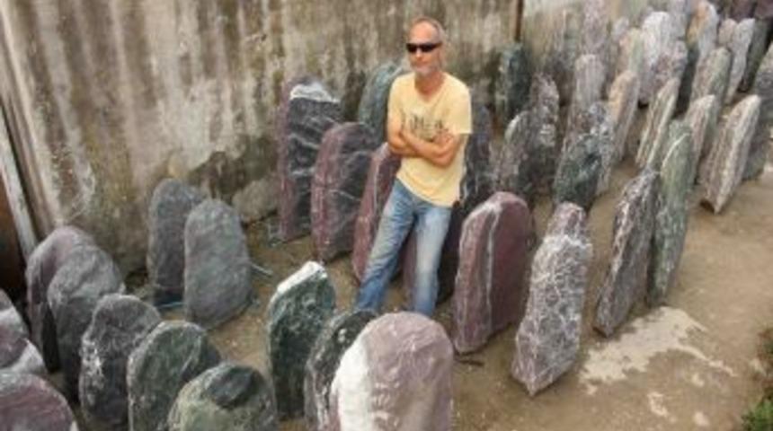 Avrupa'ya mezar taşı ihra&ccedil; ediyor