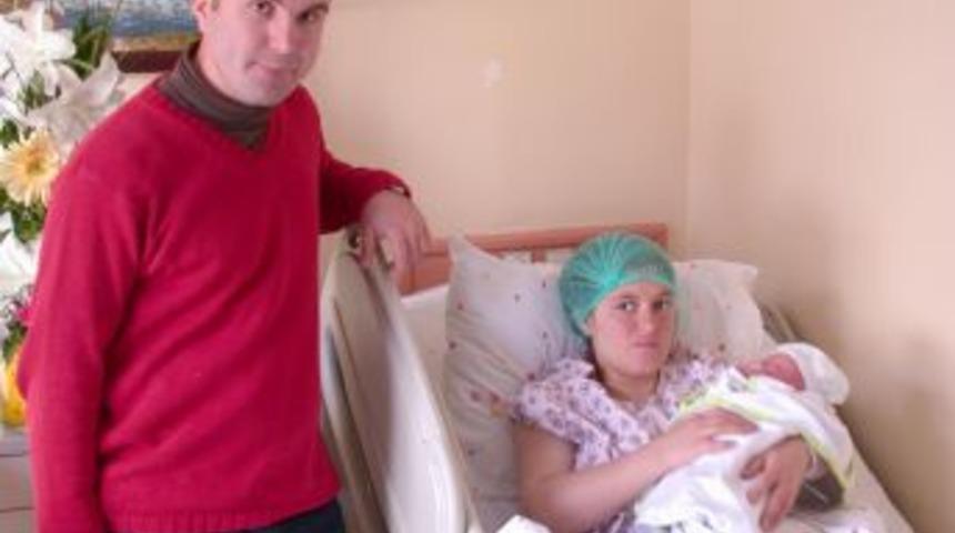 11.11.2011, saat 11:00&rsquo;da doğdu