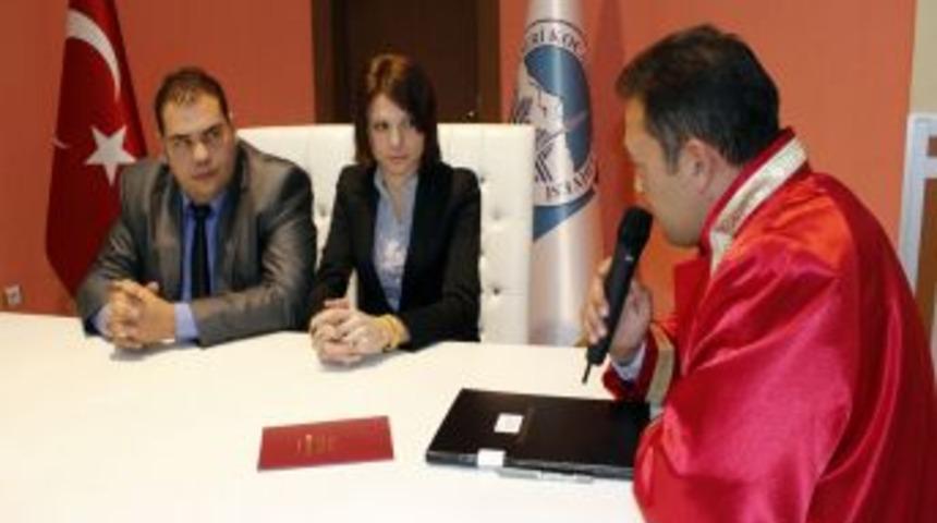 Kayseri&rsquo;de 11.11.11 yoğunluğu: 5 dakika arayla nikah kıyıldı