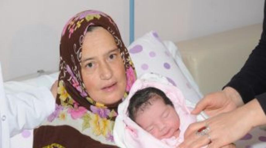 11 Kasım bebekleri, ailelerin sevin&ccedil;lerini ikiye katladı