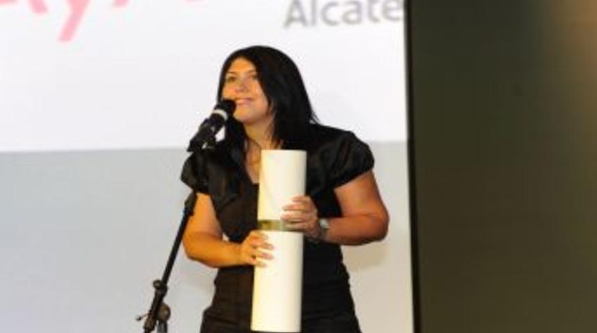 Akbank &Ccedil;ağrı Merkezi&rsquo;ne 3 dalda &ouml;d&uuml;l