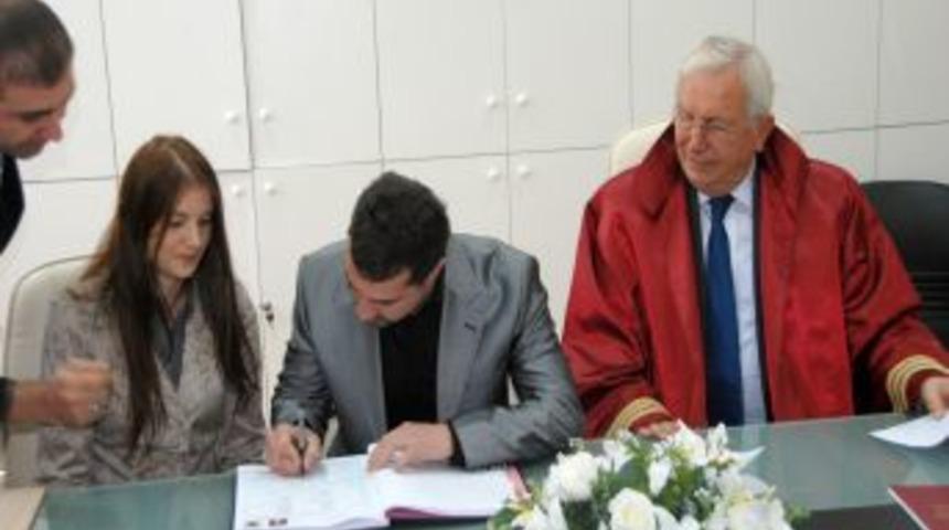 11.11.11 tarihinde saat 11.11'de evlendiler