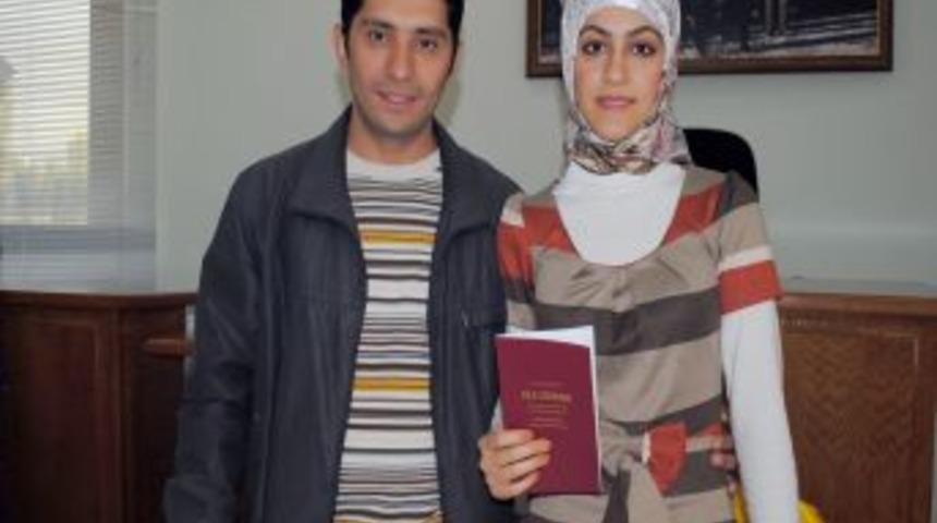 11.11.2011'de nikahlanan &ccedil;ift, fotoğraflarının &ccedil;ekilmesine şaşırdı