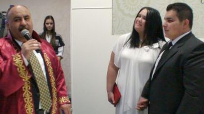 Nikah dakikalarını bile 11 rakamına denk getirdiler