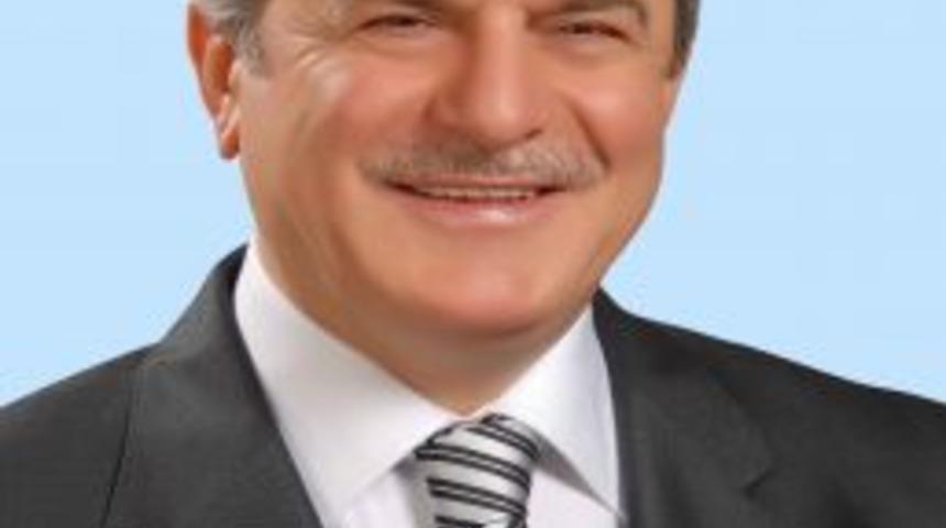 Karaosmanoğlu&rsquo;na devlet nişanı