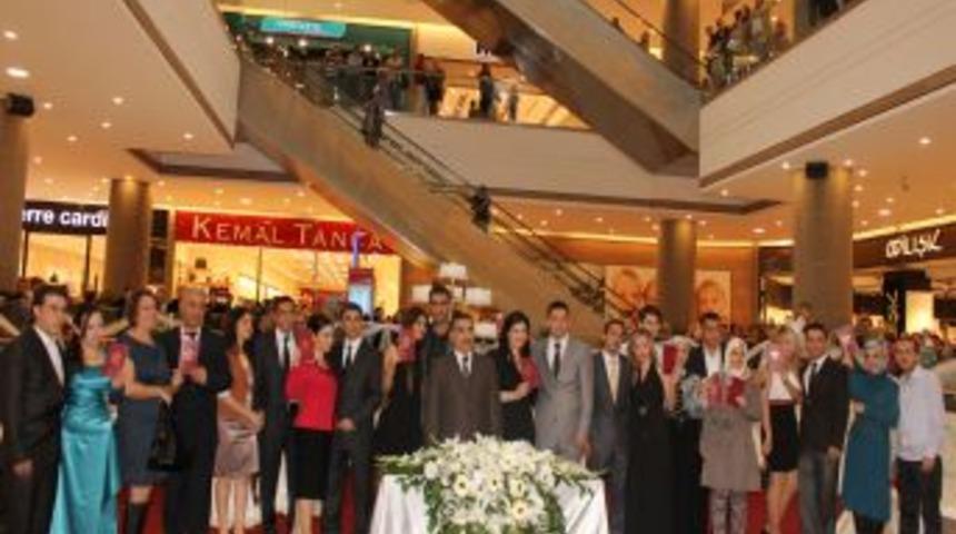 11.11.2011&rsquo;de 11 &ccedil;iftin nikahı kıyıldı