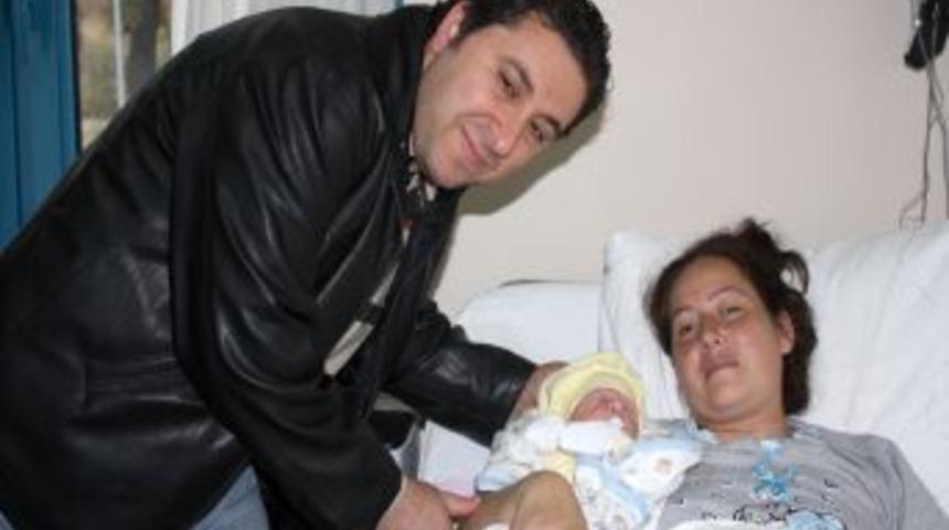 Yalovalı bebek 11.11.11 tarihinde saat 11.00'de doğdu