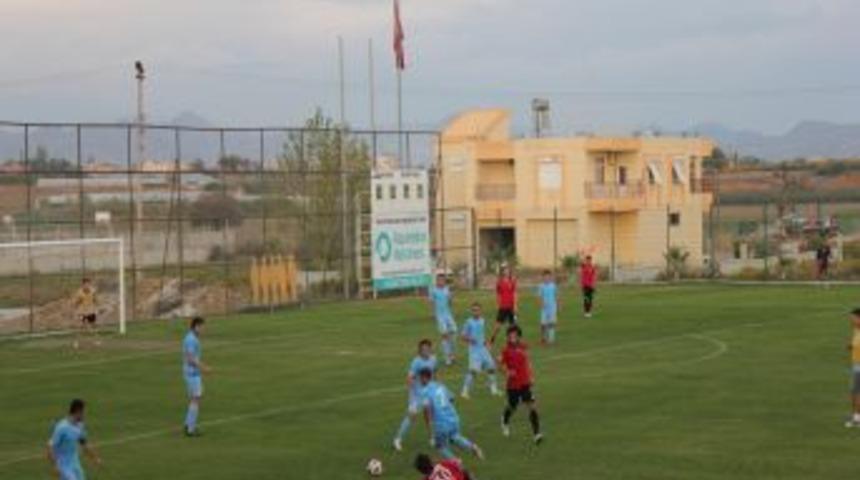 Serik Belediyespor sahasını Van Belediyespor&rsquo;a a&ccedil;tı