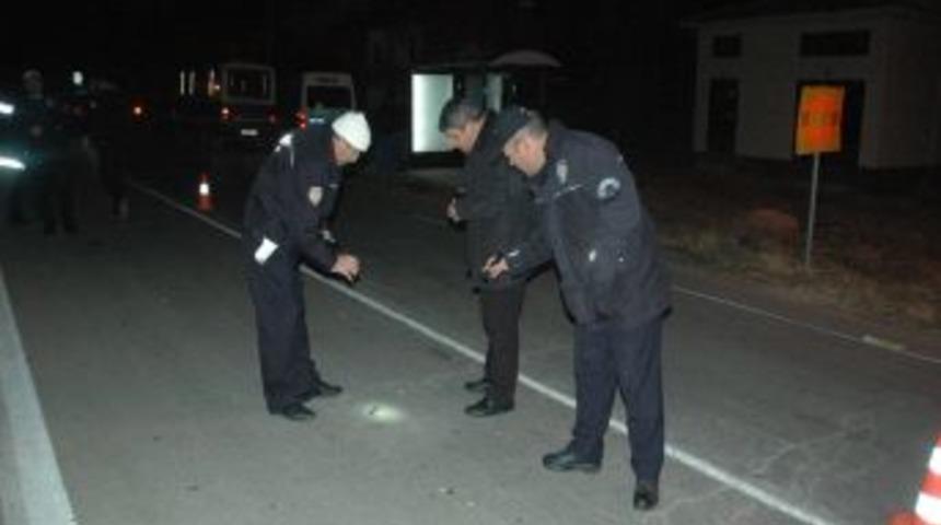 Polis, yayaya &ccedil;arpıp ka&ccedil;an otomobili, 500 aracı inceleyerek buldu