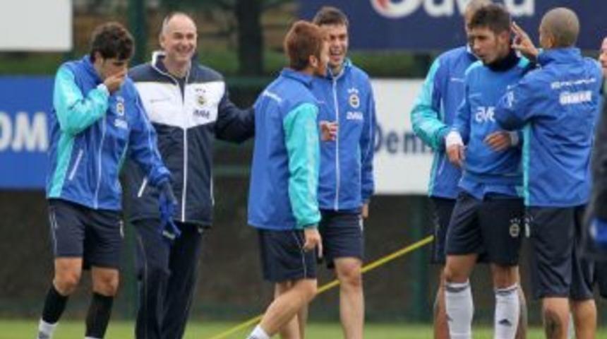 Fenerbah&ccedil;e'de Eskişehirspor ma&ccedil;ı hazırlıkları s&uuml;r&uuml;yor