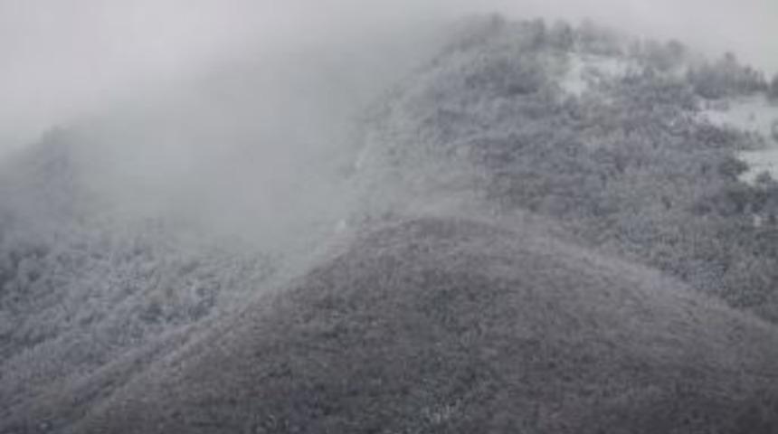 Samsun&rsquo;un y&uuml;ksek kesimleri beyaza b&uuml;r&uuml;nd&uuml;