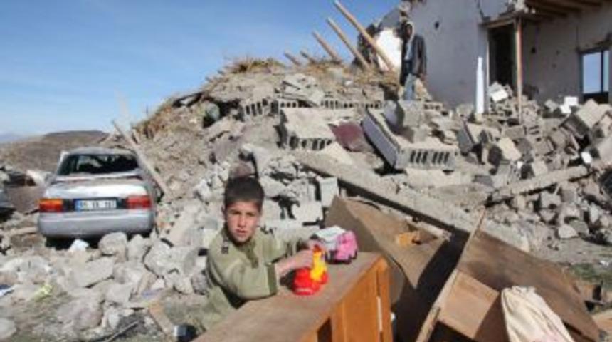 Deprem &ccedil;ocukları İstanbul&rsquo;u gezecek