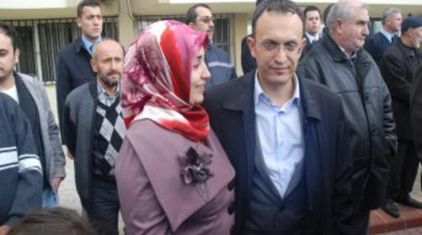 Ka&ccedil;ırılan deniz otob&uuml;s&uuml;ndeki yolcu yakınları b&uuml;y&uuml;k sevin&ccedil; yaşadı