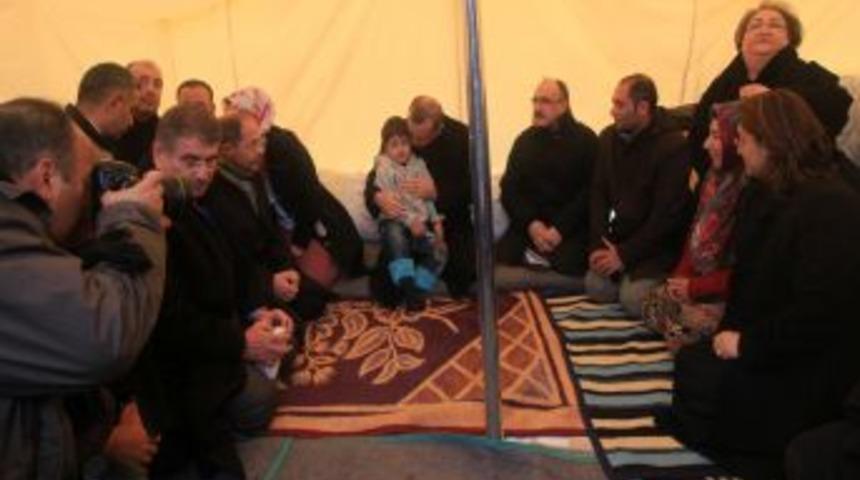 Başbakan Erdoğan, &ccedil;adır kenti ziyaret etti