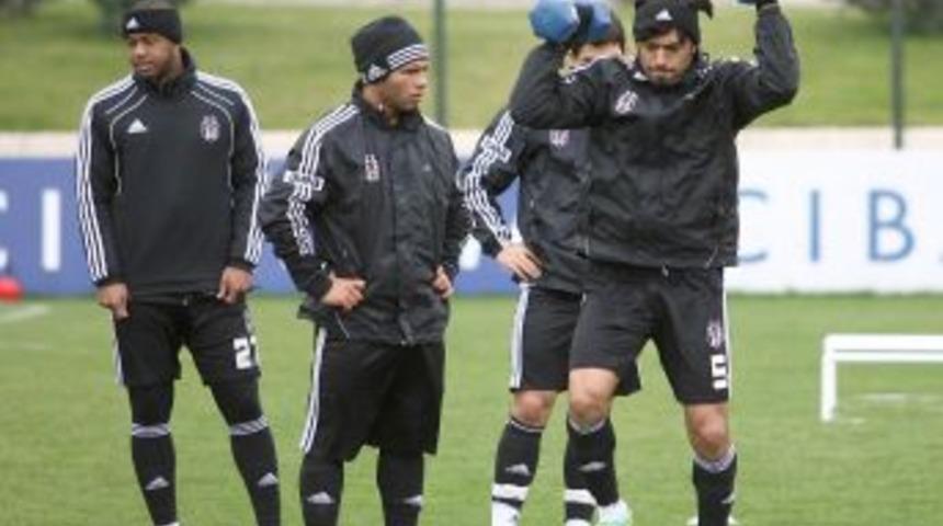 Beşiktaş'ta Galatasaray derbisi hazırlıkları s&uuml;r&uuml;yor