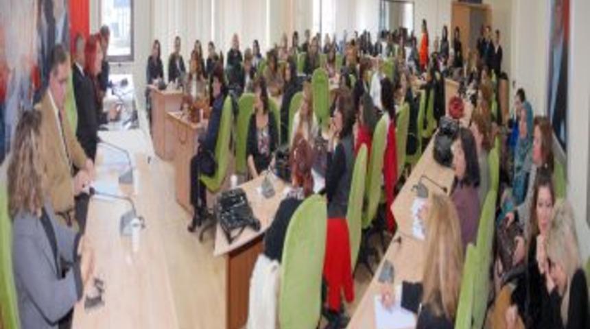 DP'li kadınlar CHP'li G&uuml;ls&uuml;n Bilgehan&rsquo;ı istifaya &ccedil;ağırdı