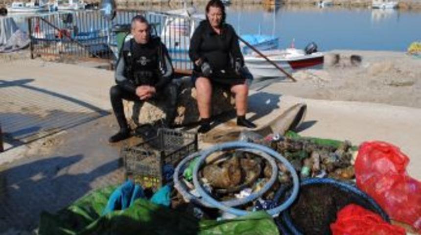 Tarihi Side Limanı'nda her ay temizlik &ccedil;alışması yapılıyor