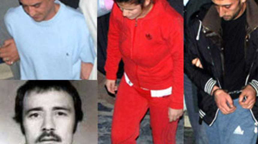 D&ouml;n&uuml;ş parası bulamayınca taksiciyi &ouml;ld&uuml;rd&uuml;ler