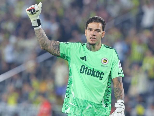 Kadık&ouml;y'de Ederson &ccedil;ılgınlığı! İzdiham tavan yaptı