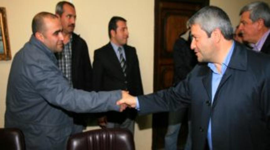 Ka&ccedil;ırılan deniz otob&uuml;s&uuml; Kartepe, Karam&uuml;rsel iskelesine getirildi