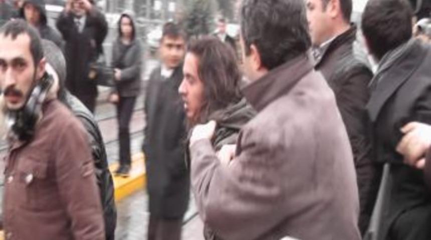 Savunma Bakanı Yılmaz&rsquo;a protesto