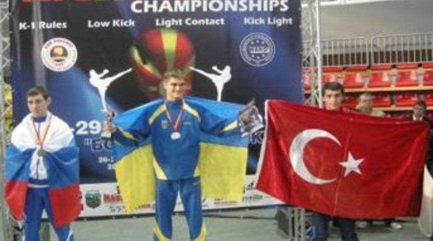 Ke&ccedil;i&ouml;ren Bağlumspor, &ccedil;ifte sevin&ccedil; yaşıyor