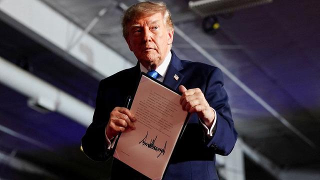 ABD Başkanı Trump, petrol kapasitesini artırmak için Savunma Üretim Yasası'nı devreye aldı