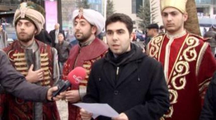 'Muhteşem Y&uuml;zyıl' dizisine padişah kost&uuml;ml&uuml; protesto