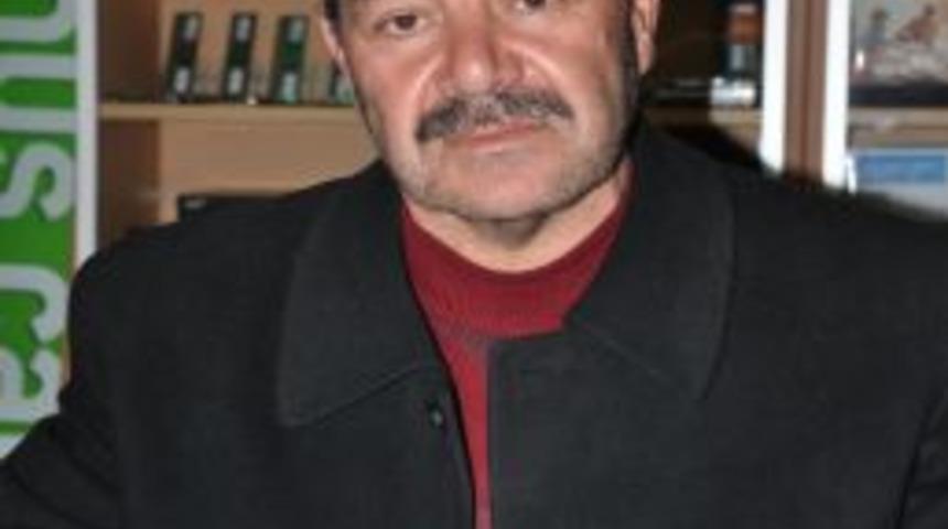 "İnsanlar, Erciş'ten g&ouml;&ccedil; yerine &ccedil;&ouml;z&uuml;m i&ccedil;in &ccedil;aba g&ouml;stermeli"