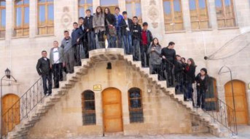 Zonguldaklı gen&ccedil;ler Şanlıurfa'da pamuk topladı