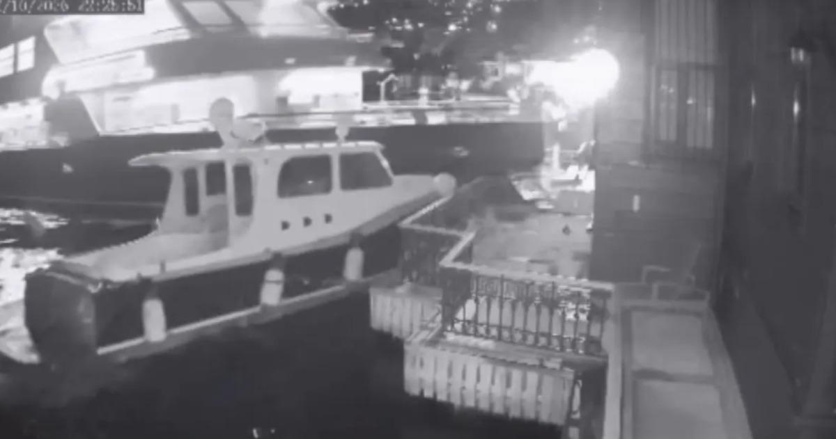 Derin Mermerci nin yalısına yolcu vapuru çarptı! "Mala gelsin" diyerek paylaştı 2