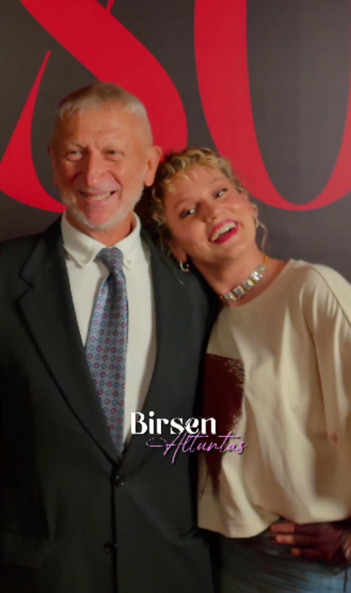 Farah Zeynep Abdullah galaya anne ve babasıyla katıldı! Görenler aynı şeyi söyledi: Babasının kopyası 3